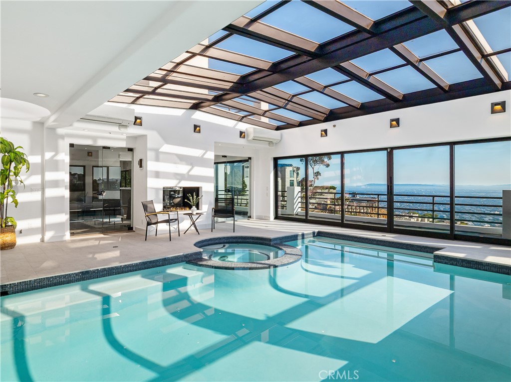 2287 Sunset Plaza Drive