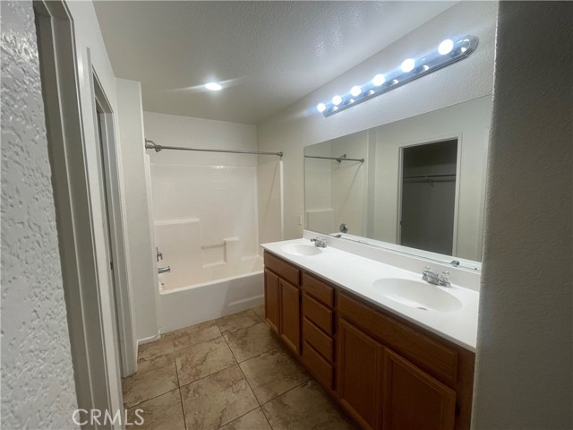 Detail Gallery Image 8 of 10 For 13824 Brynwood St, Victorville,  CA 92392 - 4 Beds | 2 Baths