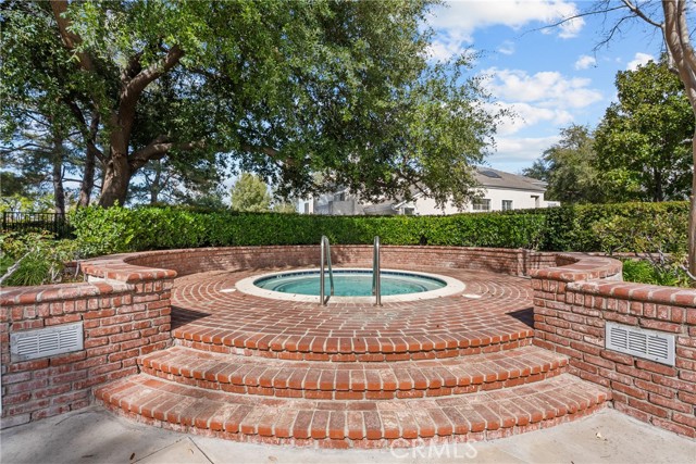 Detail Gallery Image 50 of 64 For 24436 Hampton Dr #C,  Valencia,  CA 91355 - 2 Beds | 2/1 Baths