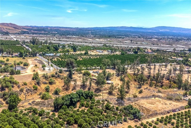 32272 Florida Avenue, Mentone CA: https://media.crmls.org/medias/42e61ecd-c91a-43e8-af01-28c0d3be0d90.jpg