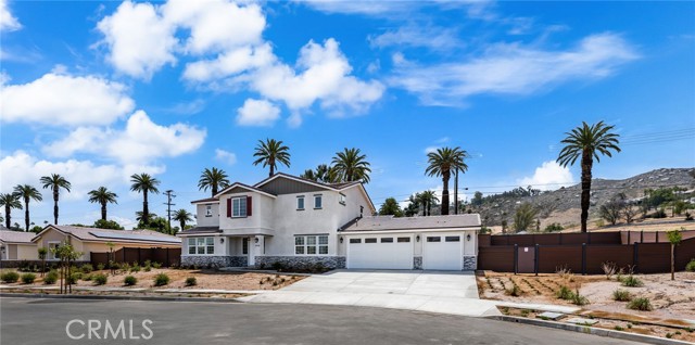 Detail Gallery Image 2 of 36 For 5978 Copperfield Ave, Riverside,  CA 92506 - 5 Beds | 4/1 Baths