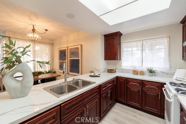 16211 Downey, 92 photo 12