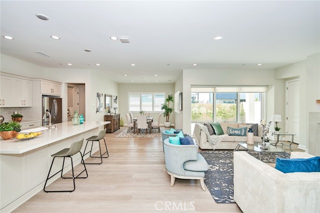 133 Aspect, Irvine CA: https://media.crmls.org/medias/42e7a952-54e3-4158-9f67-aefde366b6e1.jpg