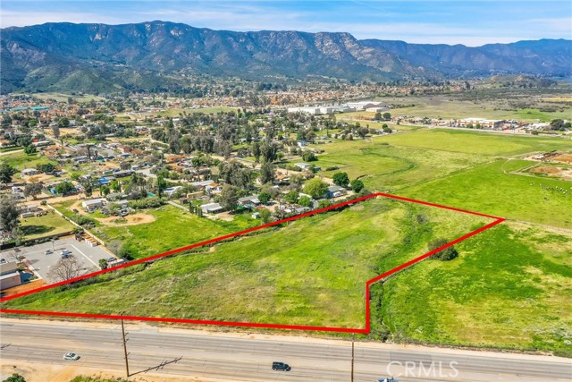 Land for Sale, 4.4 Acres (191,000 +/- sqft) of prime industrial/commercial area in the city of Wildomar, property is commercial zone, located on the Mission Trail between Bundy Canyon Rd and Canyon Dr, easy to access to 15 Freeway.
Buyer and Buyer's agent to conduct investigations of all aspects of the land with the city of Wildomar, appropriate professional and government departments.