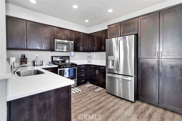 Detail Gallery Image 12 of 49 For 8179 Taft, Oak Hills,  CA 92344 - 4 Beds | 2 Baths