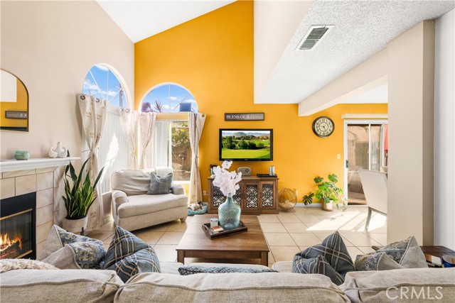 9900 Tagus Street, Pico Rivera CA: https://media.crmls.org/medias/42e81f2a-683d-4900-9d2c-c588542a8b36.jpg