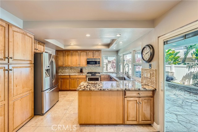 Detail Gallery Image 21 of 48 For 4048 Mistral Dr, Huntington Beach,  CA 92649 - 4 Beds | 2/1 Baths