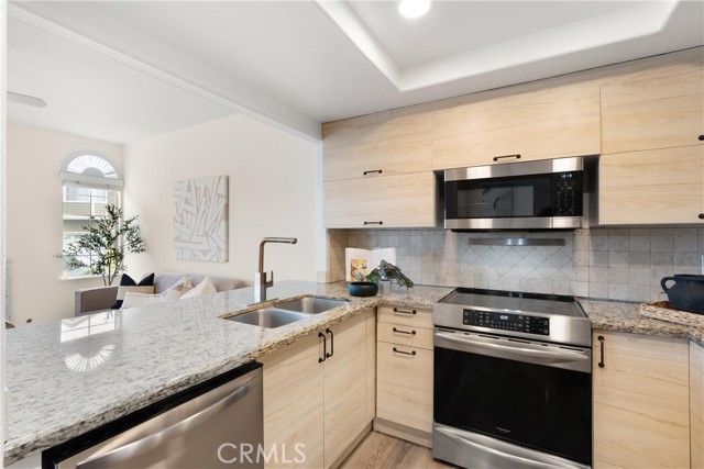 Detail Gallery Image 12 of 48 For 740 S Crown Pointe Dr, Anaheim Hills,  CA 92807 - 3 Beds | 2/1 Baths