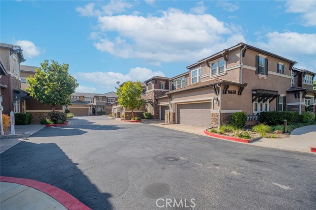 Detail Gallery Image 3 of 37 For 16638 Nicklaus Dr #96,  Sylmar,  CA 91342 - 3 Beds | 2/1 Baths