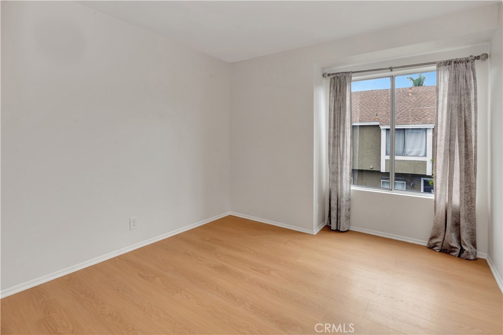 MLS #OC25237972 image #11