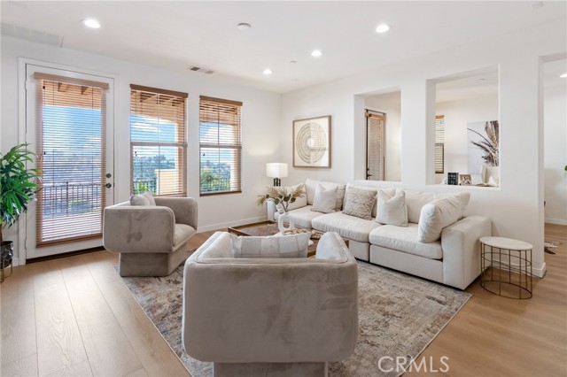 928 Kingsford Street, Monterey Park CA: https://media.crmls.org/medias/42ea3c32-a674-4967-97e1-c55e1c834a3d.jpg