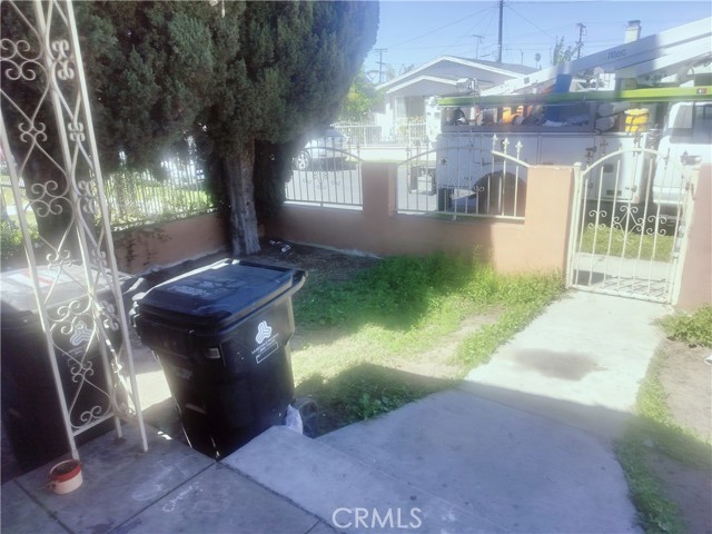 Detail Gallery Image 25 of 26 For 430 W 64th St, Los Angeles,  CA 90003 - 3 Beds | 2 Baths