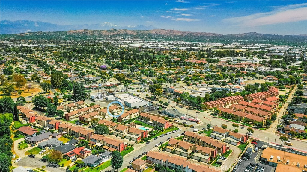 https://media.crmls.org/medias/42eaa330-00e0-4c7a-9f70-150b25bbc4b0.jpg?preset=X-Large
