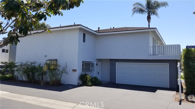 363 Seville Ln, Costa Mesa, CA 92627