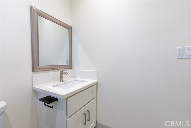 Detail Gallery Image 20 of 28 For 2131 N Pepper, Burbank,  CA 91505 - 2 Beds | 1/1 Baths