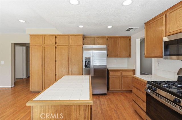 Detail Gallery Image 13 of 59 For 3152 Hampton, Palmdale,  CA 93551 - 3 Beds | 3 Baths