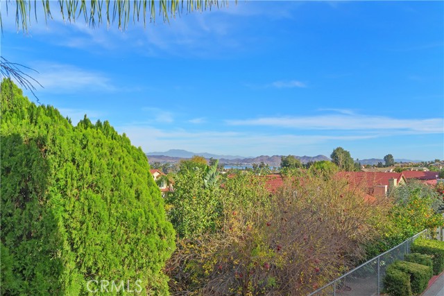 Detail Gallery Image 5 of 34 For 15660 Lake Ridge Rd, Lake Elsinore,  CA 92530 - 4 Beds | 2/1 Baths