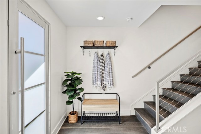 Detail Gallery Image 5 of 43 For 5512 Seashore, Newport Beach,  CA 92663 - 3 Beds | 3 Baths