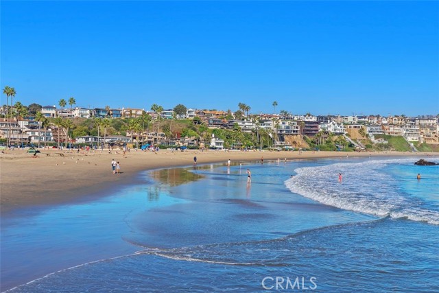 Detail Gallery Image 6 of 47 For 3130 Breakers, Corona Del Mar,  CA 92625 - 3 Beds | 2/1 Baths