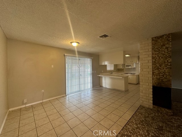 Detail Gallery Image 3 of 32 For 1269 Echo Dr, San Bernardino,  CA 92404 - 3 Beds | 2 Baths