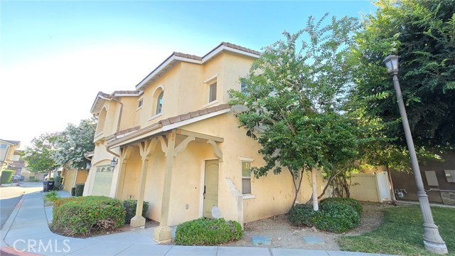 1063 S Reservoir Street, Pomona CA: https://media.crmls.org/medias/42ed5e6b-30ad-471e-aabc-d888af52b4ee.jpg