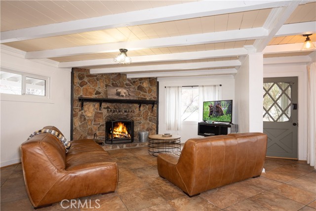 Detail Gallery Image 4 of 48 For 784 Berkley Ln, Big Bear Lake,  CA 92315 - 8 Beds | 6 Baths