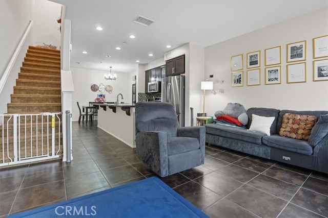 965 Acacia Lane, Montebello CA: https://media.crmls.org/medias/42ee3572-dd96-4660-aa31-a4629c78196c.jpg
