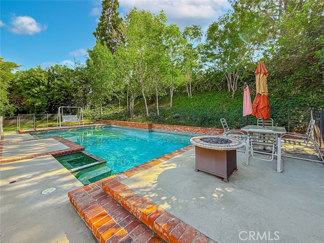 Image 54 of 60 For 17424 Superior