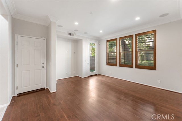 MLS #OC25229086 image #10