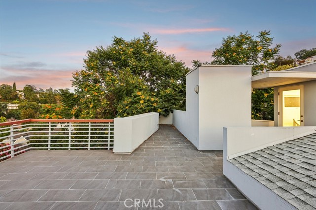 Detail Gallery Image 14 of 75 For 13424 Contour Dr, Sherman Oaks,  CA 91423 - 3 Beds | 4 Baths