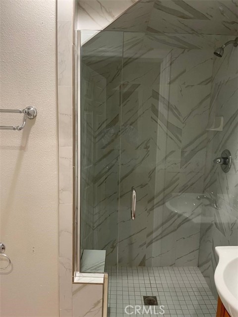 Detail Gallery Image 16 of 38 For 926 W. La Jolla St #E,  Placentia,  CA 92870 - 4 Beds | 4 Baths