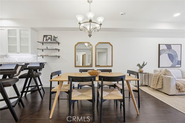 Detail Gallery Image 4 of 32 For 4805 Bellflower #107,  North Hollywood,  CA 91601 - 2 Beds | 2 Baths