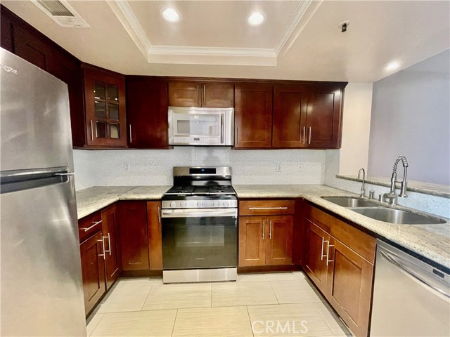 Detail Gallery Image 8 of 22 For 38 N Bonnie #7,  Pasadena,  CA 91106 - 2 Beds | 2/1 Baths