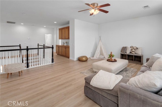 33736 Emerald Creek Court, Temecula CA: https://media.crmls.org/medias/42f2b8a5-08b1-4c9e-9054-983add618cd1.jpg