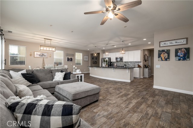 10894 Clover, Corona CA: https://media.crmls.org/medias/42f34b50-e856-4b2b-9f25-54287da684db.jpg