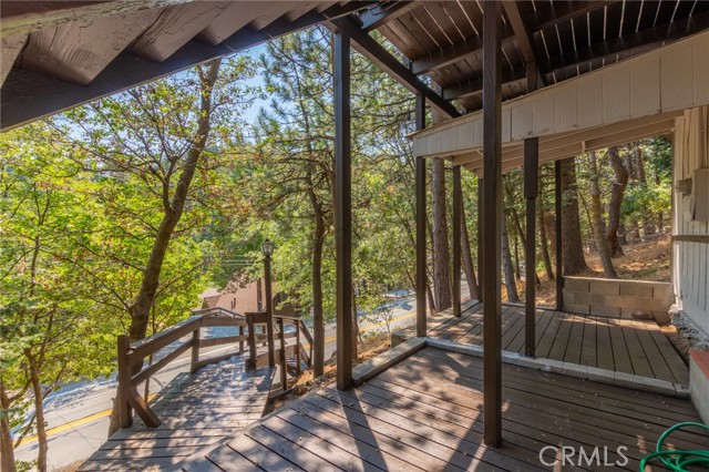 Detail Gallery Image 13 of 29 For 260 S Fairway Dr, Twin Peaks,  CA 92391 - 4 Beds | 3 Baths