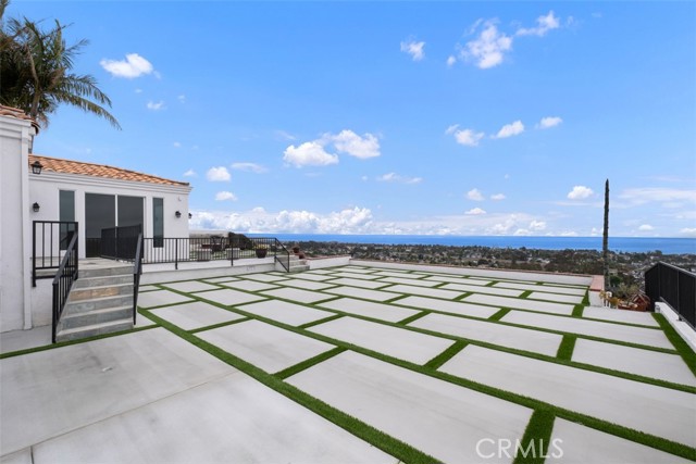 Detail Gallery Image 5 of 52 For 4013 via Manzana, San Clemente,  CA 92673 - 5 Beds | 3/1 Baths