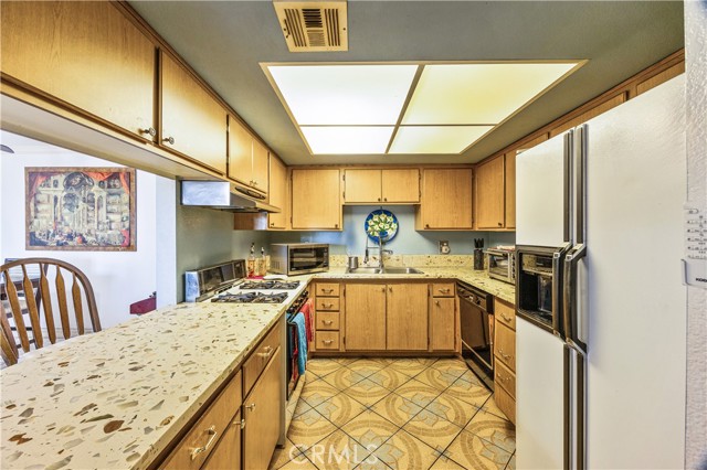 Detail Gallery Image 24 of 41 For 7018 404 Rita, Huntington Park,  CA 90255 - 3 Beds | 2 Baths