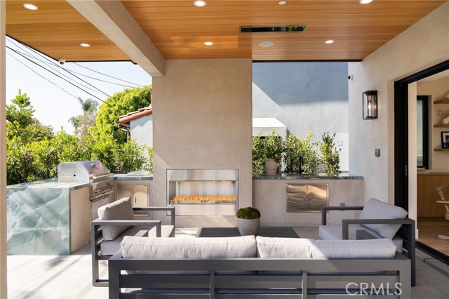 1721 Oak Avenue, Manhattan Beach CA: https://media.crmls.org/medias/42f48445-2419-4a53-81ea-208e7bb50dcf.jpg