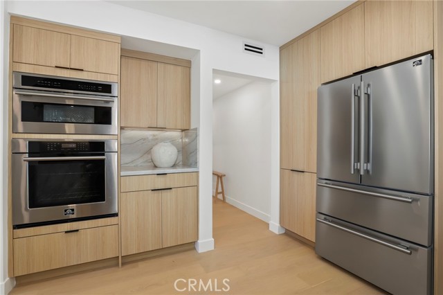 Detail Gallery Image 16 of 47 For 23856 Aetna, Woodland Hills,  CA 91367 - 4 Beds | 3 Baths