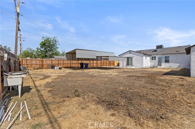 211 E Grangeville Boulevard, Hanford CA: https://media.crmls.org/medias/42f55f50-adb5-441f-b222-5fd0b3603ac4.jpg