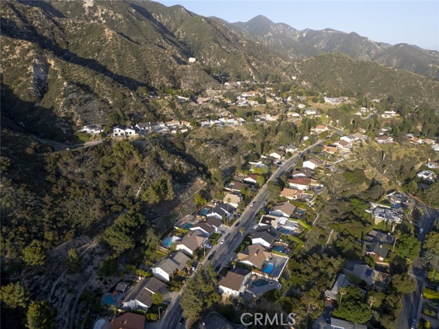 3033 Hopeton Road, La Crescenta CA: https://media.crmls.org/medias/42f61080-3706-4299-abba-e7a910d29c34.jpg