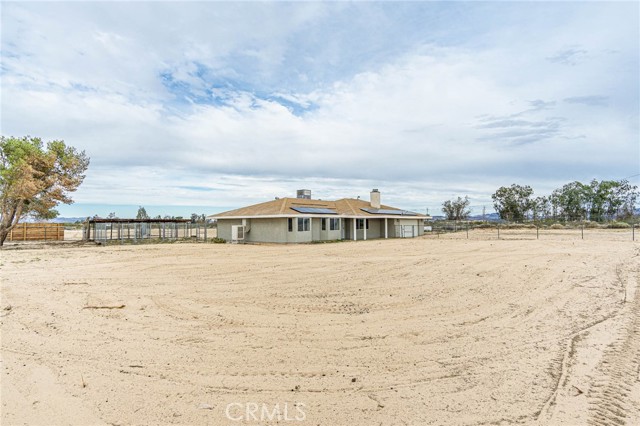 Detail Gallery Image 3 of 50 For 46334 Alamosa, Newberry Springs,  CA 92365 - 4 Beds | 3 Baths