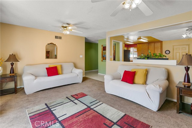 2466 Royal Avenue, Simi Valley CA: https://media.crmls.org/medias/42f64bd9-ef3e-42eb-b437-790d159fb8cf.jpg