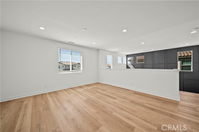 Detail Gallery Image 24 of 56 For 17715 Hillside, Canyon Country,  CA 91350 - 4 Beds | 4 Baths