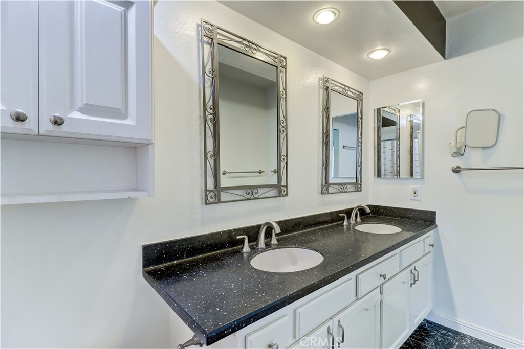 MLS #OC25267667 image #39