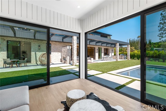 4601 Vista De Oro Avenue, Woodland Hills CA: https://media.crmls.org/medias/42f81d83-de58-4584-9401-afa6655dcbab.jpg