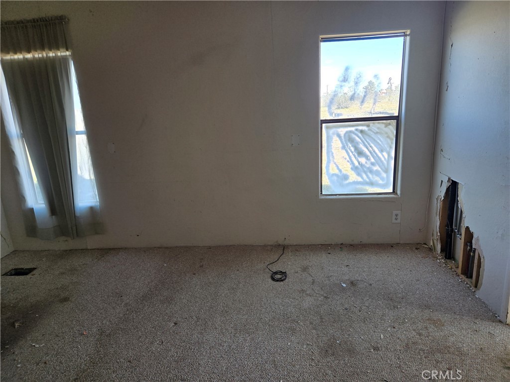 https://media.crmls.org/medias/42f82184-d3c1-4a00-ab67-b5a310b3c0c8.jpg?preset=X-Large