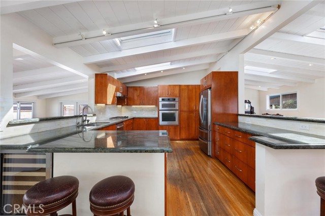 Detail Gallery Image 16 of 59 For 642 14th, Manhattan Beach,  CA 90266 - 4 Beds | 4 Baths