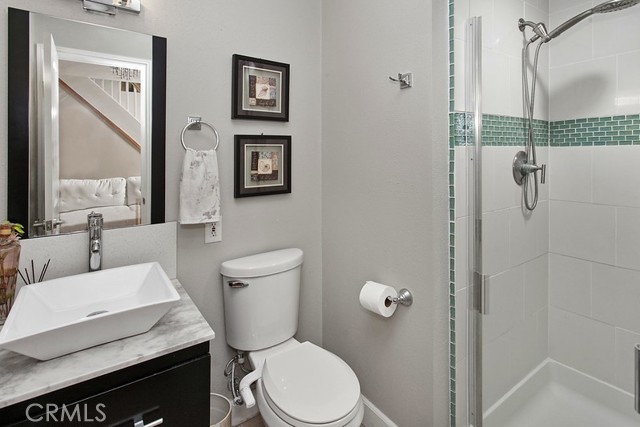 Detail Gallery Image 7 of 11 For 7900 Vicki Ave, West Hills,  CA 91304 - 4 Beds | 3 Baths